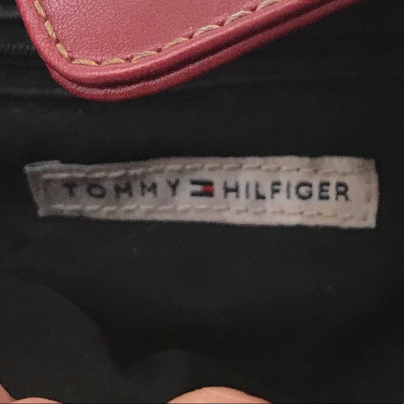 Tommy Hilfiger Handbag *EUC *Trending for FALL🍁 - Picture 11 of 14